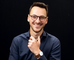 Taalstrateeg Jens van der Weele